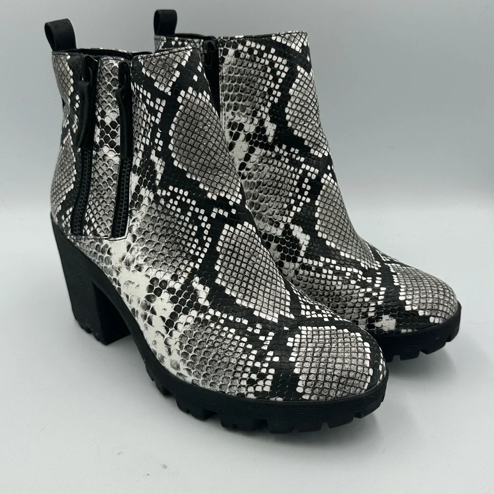 Mix No. 6 Cooya Snake Print Block Heel Ankle‎ Boots Women’s 8